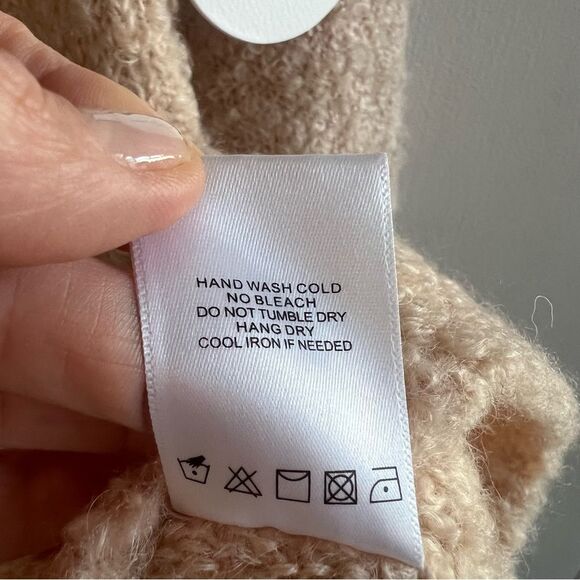 NWT Revolve TULAROSA Wool Alpaca Blend Bubble Sleeve V Neck Sweater - Picture 6 of 12